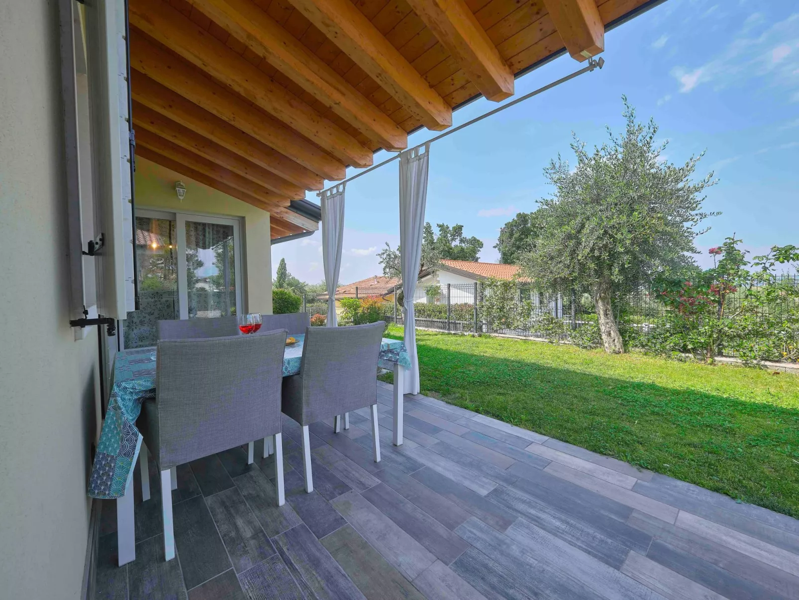 Schönes Ferienhaus Villetta Batik-Buiten