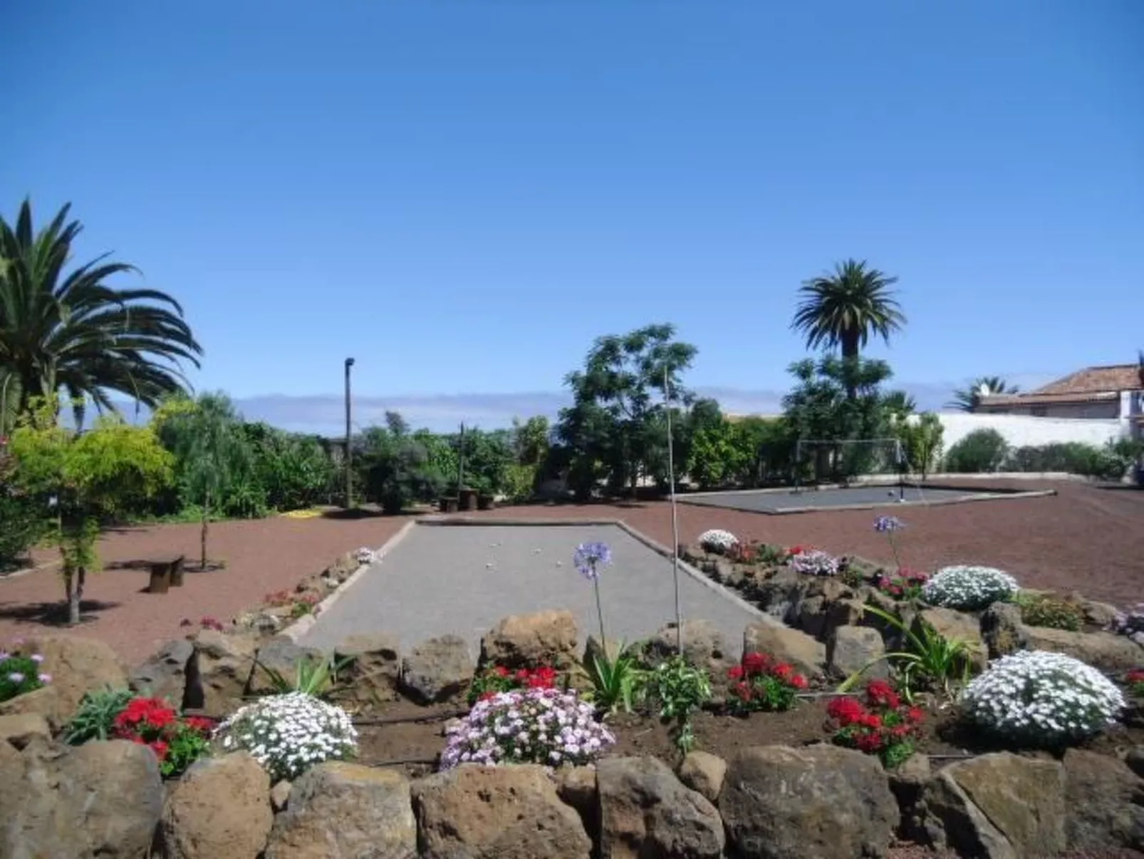 Familienanwesen von 60.000 m2 mit Schwimmbad-Image-tags.info