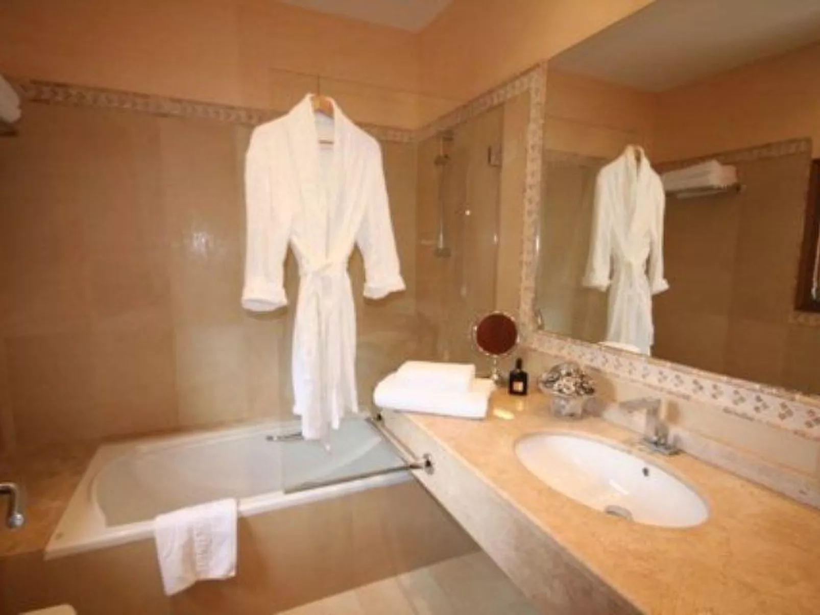 Villa Lares - 150 Meter vom Strand entfernt-Binnen