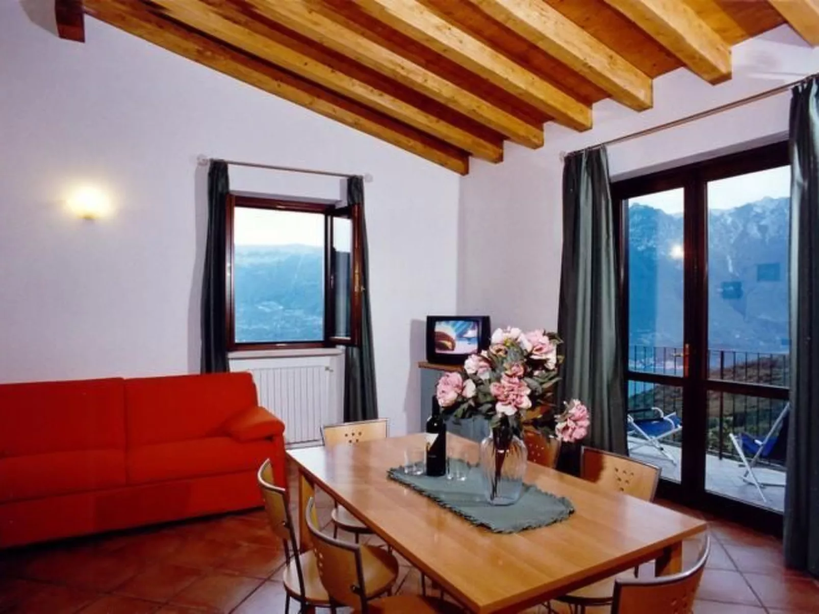 "Dreizimmerwohnung mit Balkon-Binnen