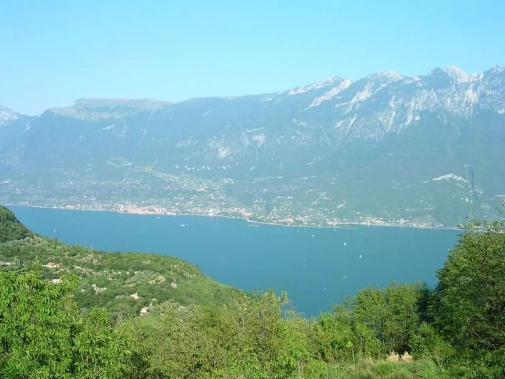 Zwei-Zimmer-Wohnung mit Garten'-Buiten