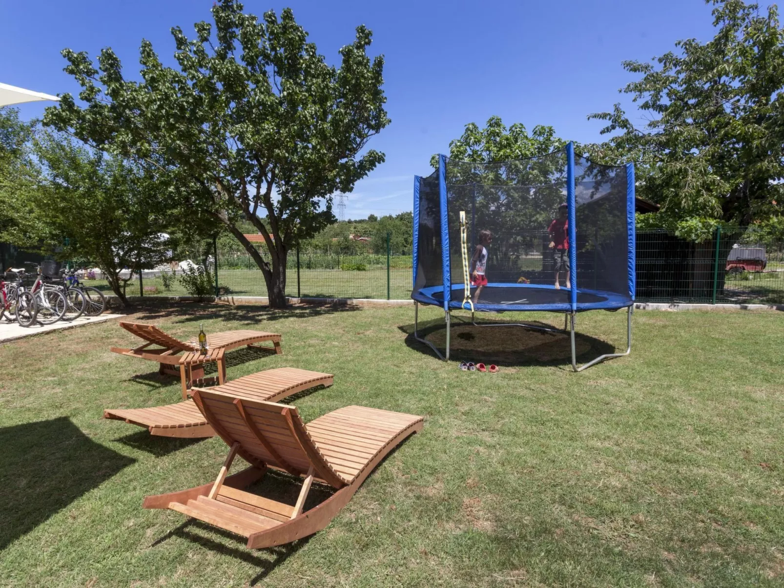 In Vintijan mit Großem Whirlpool-Buiten