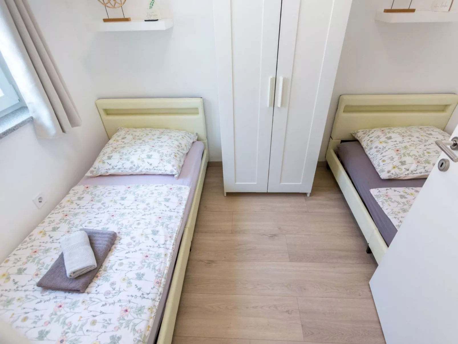 Modernes Apartment As Veliki mit Terrasse-Binnen