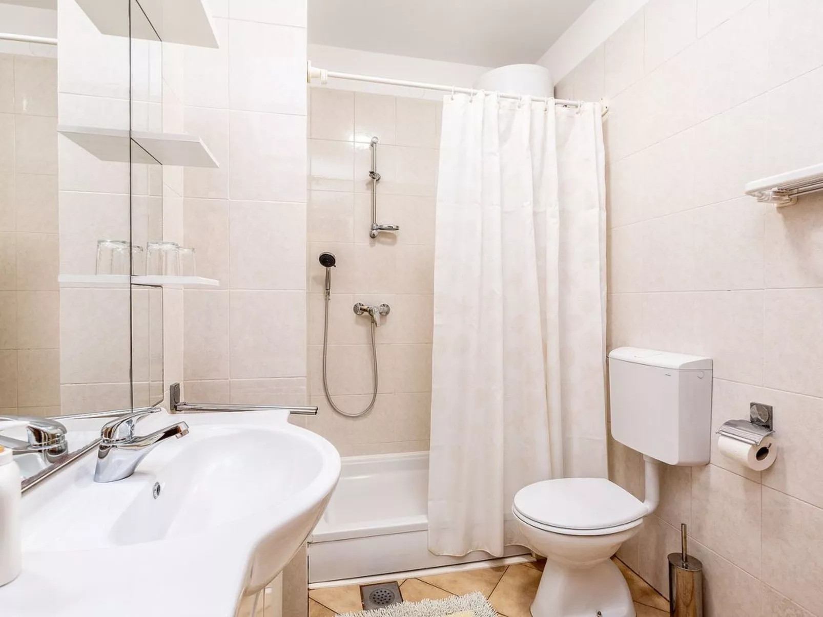 Wohnung "Maretic Mali" mit Terrasse-Binnen