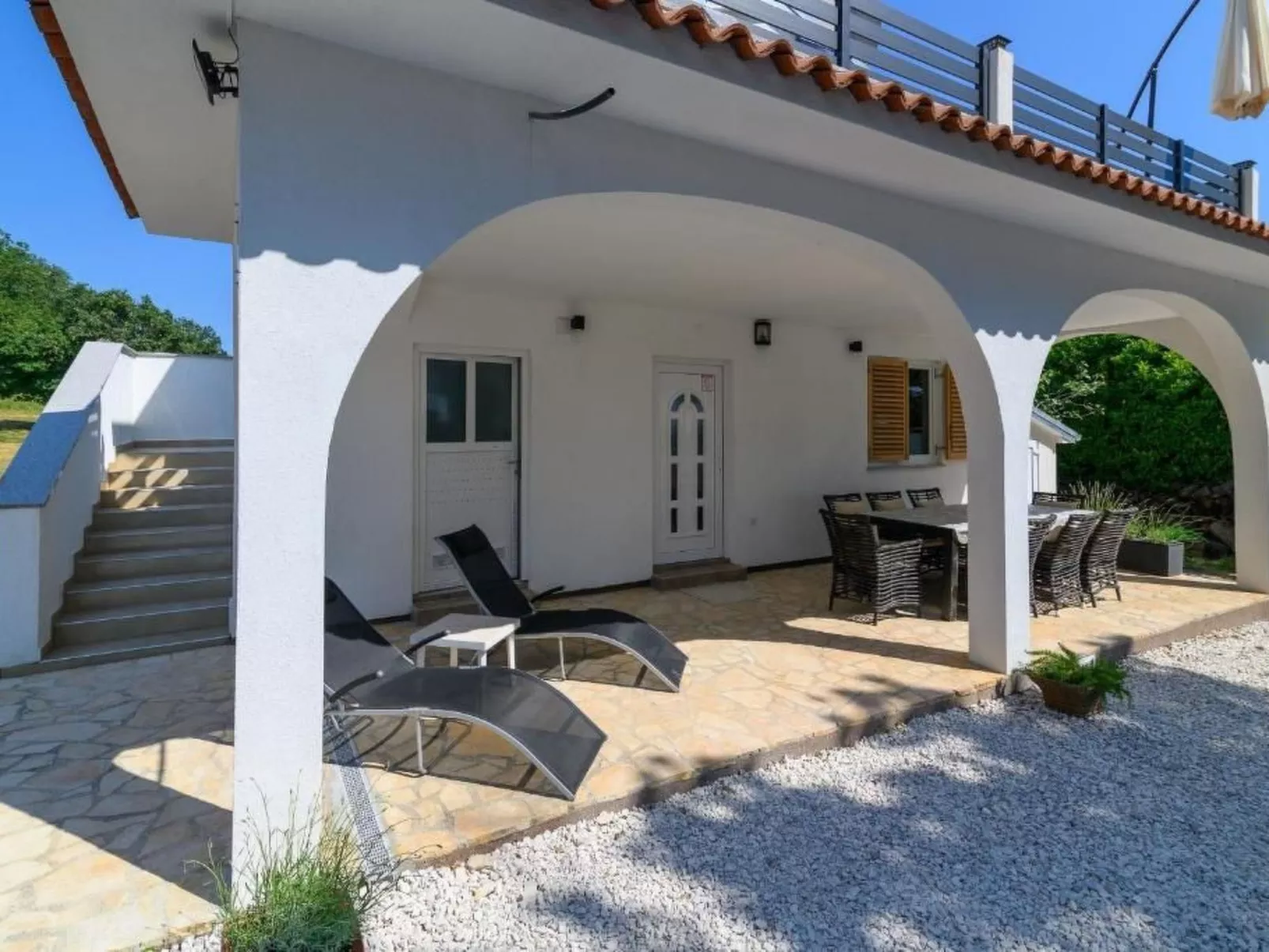 Charmantes Ferienhaus in Medulin, mit Pool...-Buiten