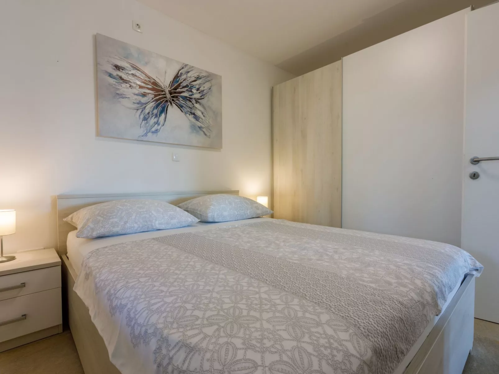 Wohnung im Erdgeschoss mit Terrasse-Binnen