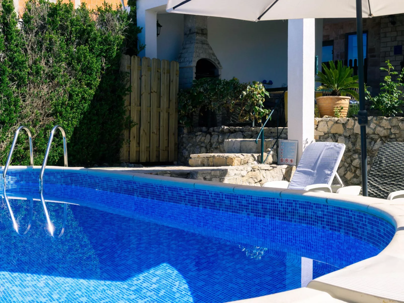 Schönes Haus in Makarska mit privatem Parkplatz-Buiten