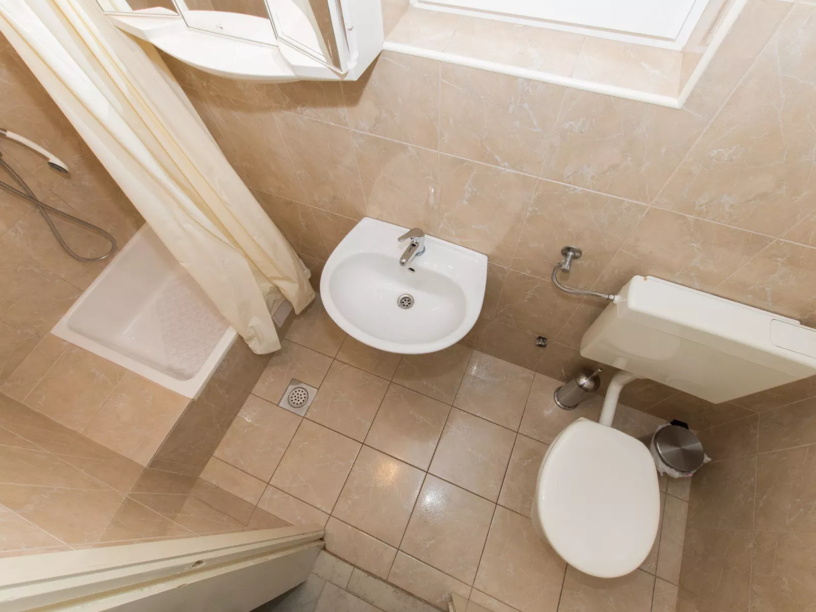 Ozzi mit privatem Pool-Binnen