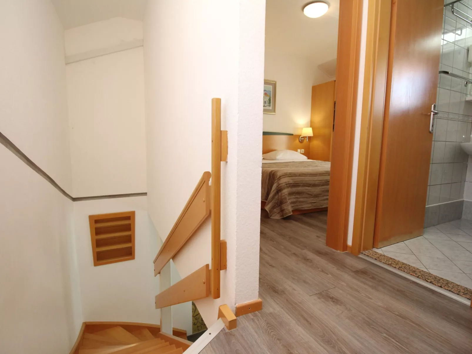 Corinthia 5 - Binnen