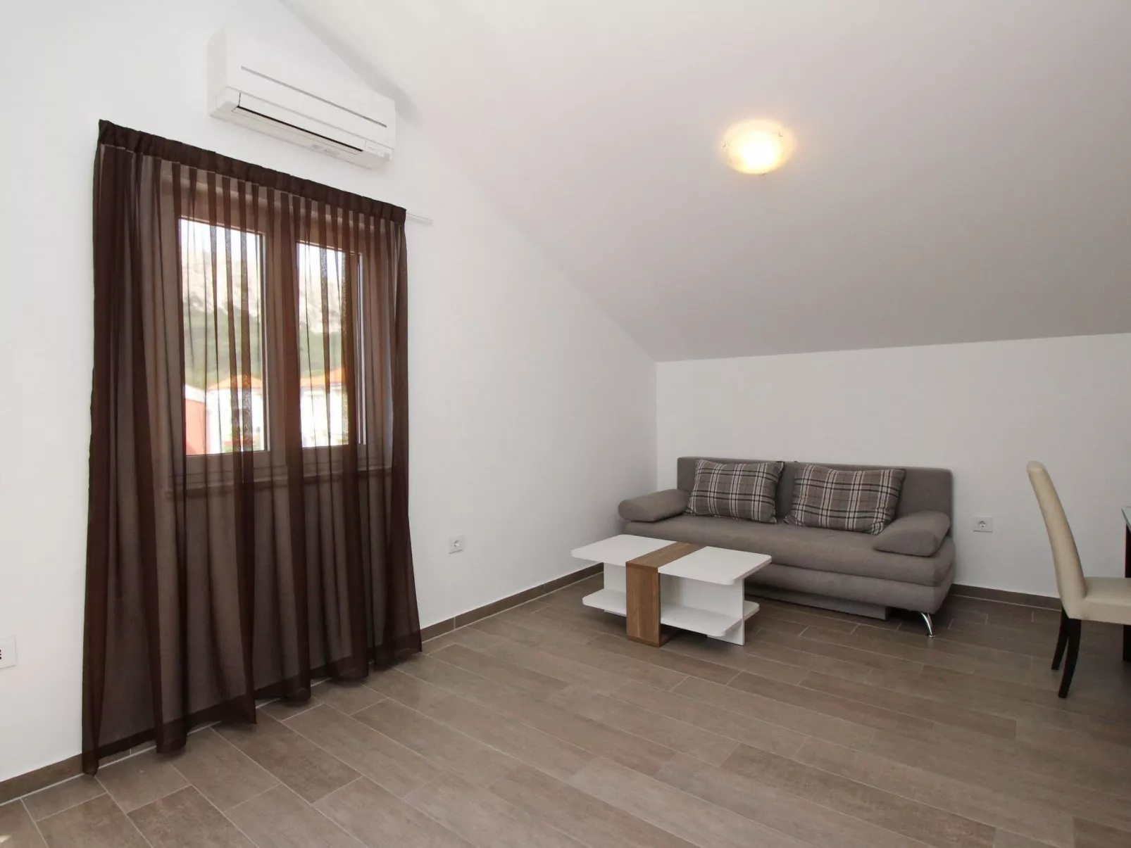 Tolles Appartement in Baška mit Terrasse-Binnen