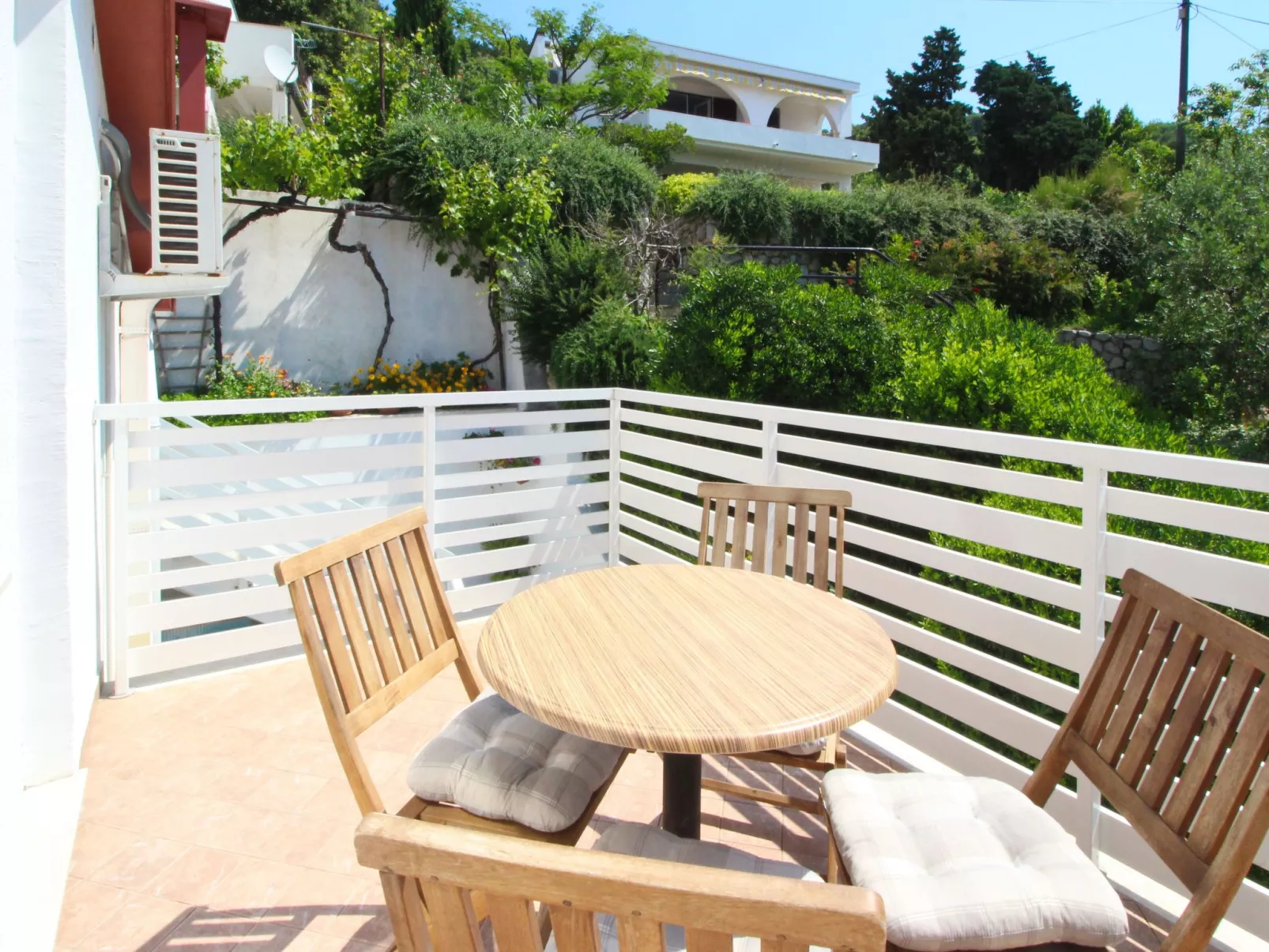 C. Silvija Senj-Buiten