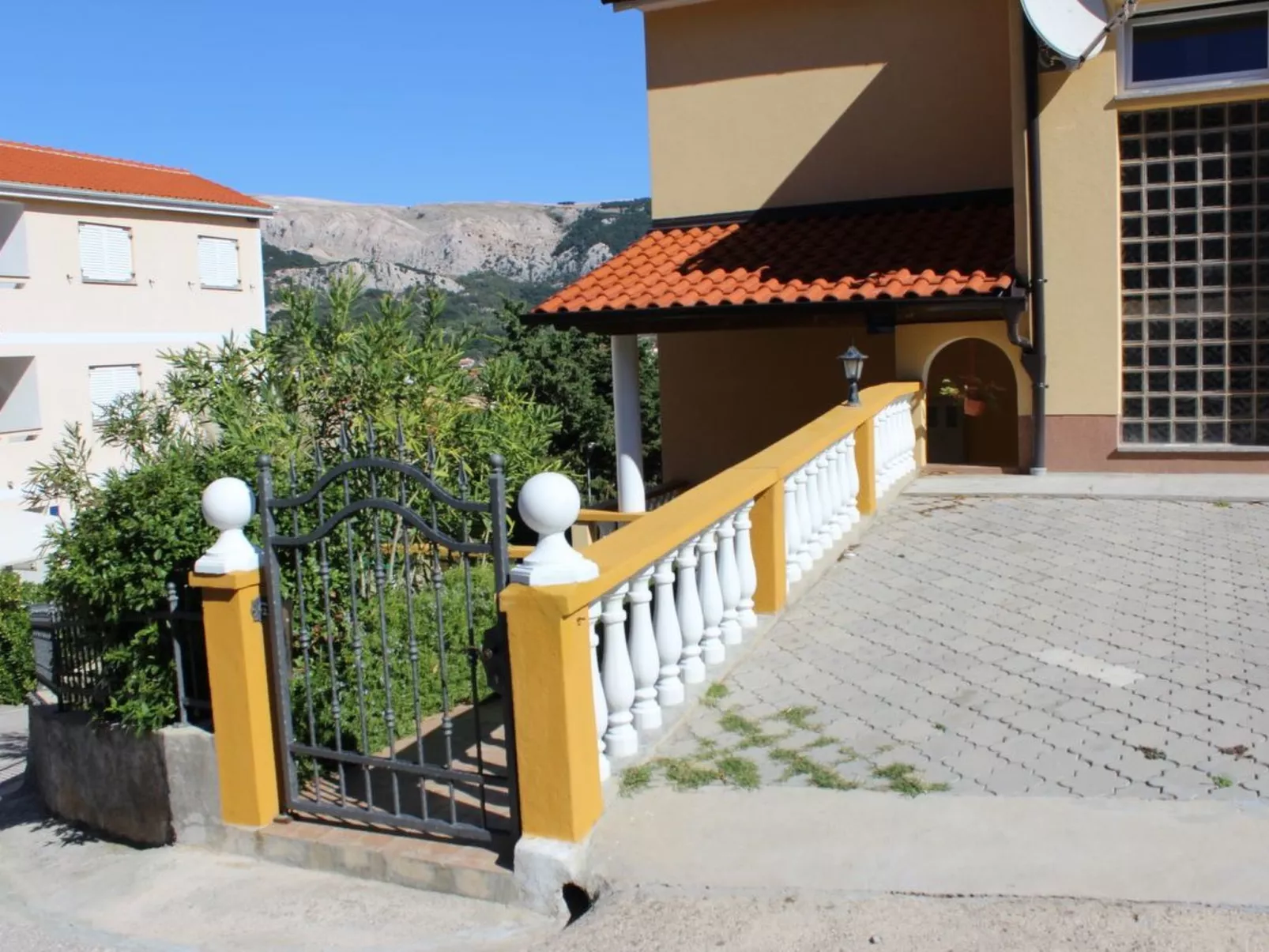 Wohnung in Baška mit Eigener Terrasse-Buiten