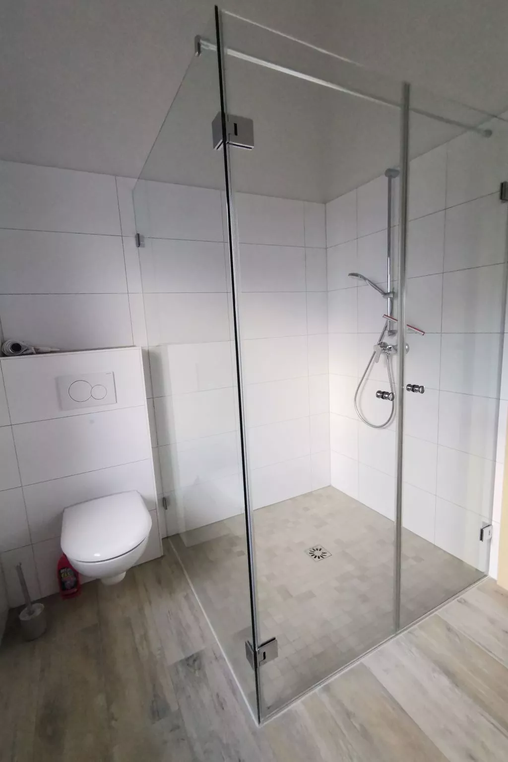 G9 eingezäuntes Haus in Randlage mit Weitblick-Binnen