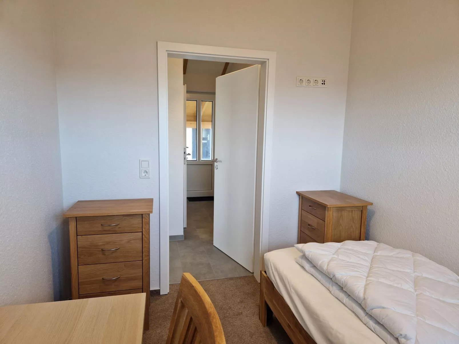 G16 Eingezäuntes Haus mit Terrasse und Garten-Image-tags.info