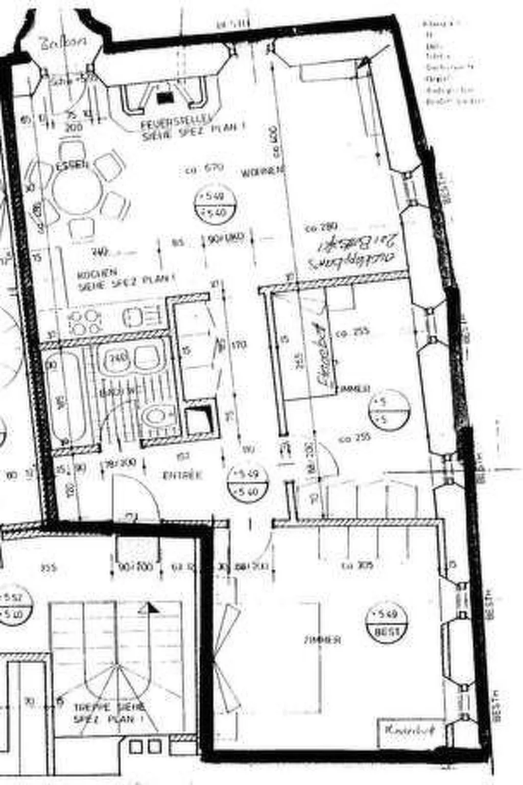 Il balcun tort-Binnen