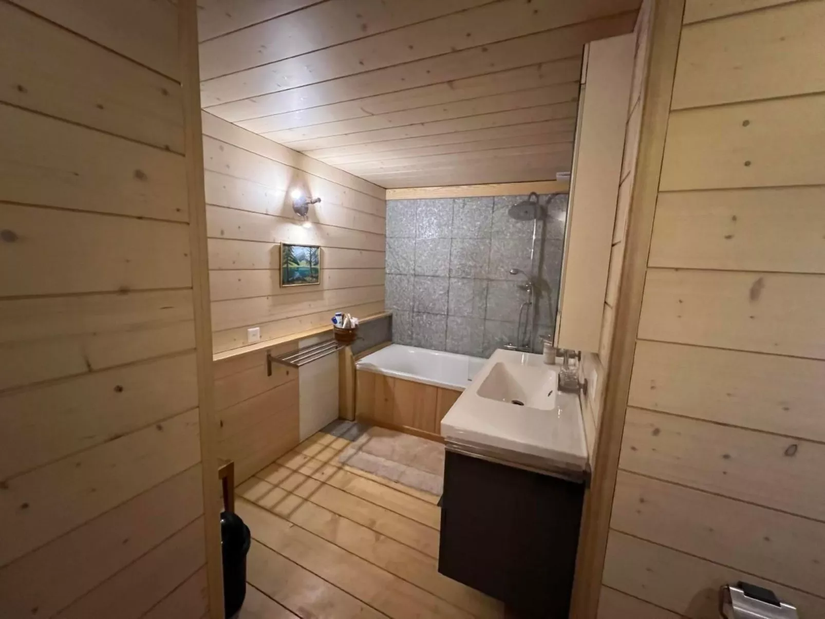 House in the Clouds-Binnen