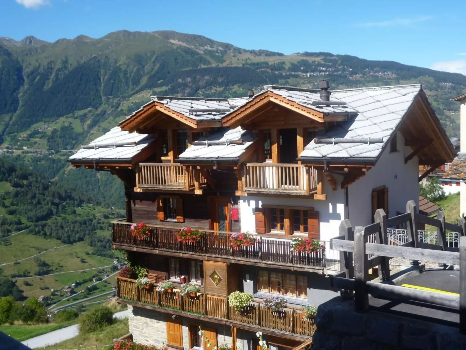 "Sunny duplex" mit Sauna - Buiten