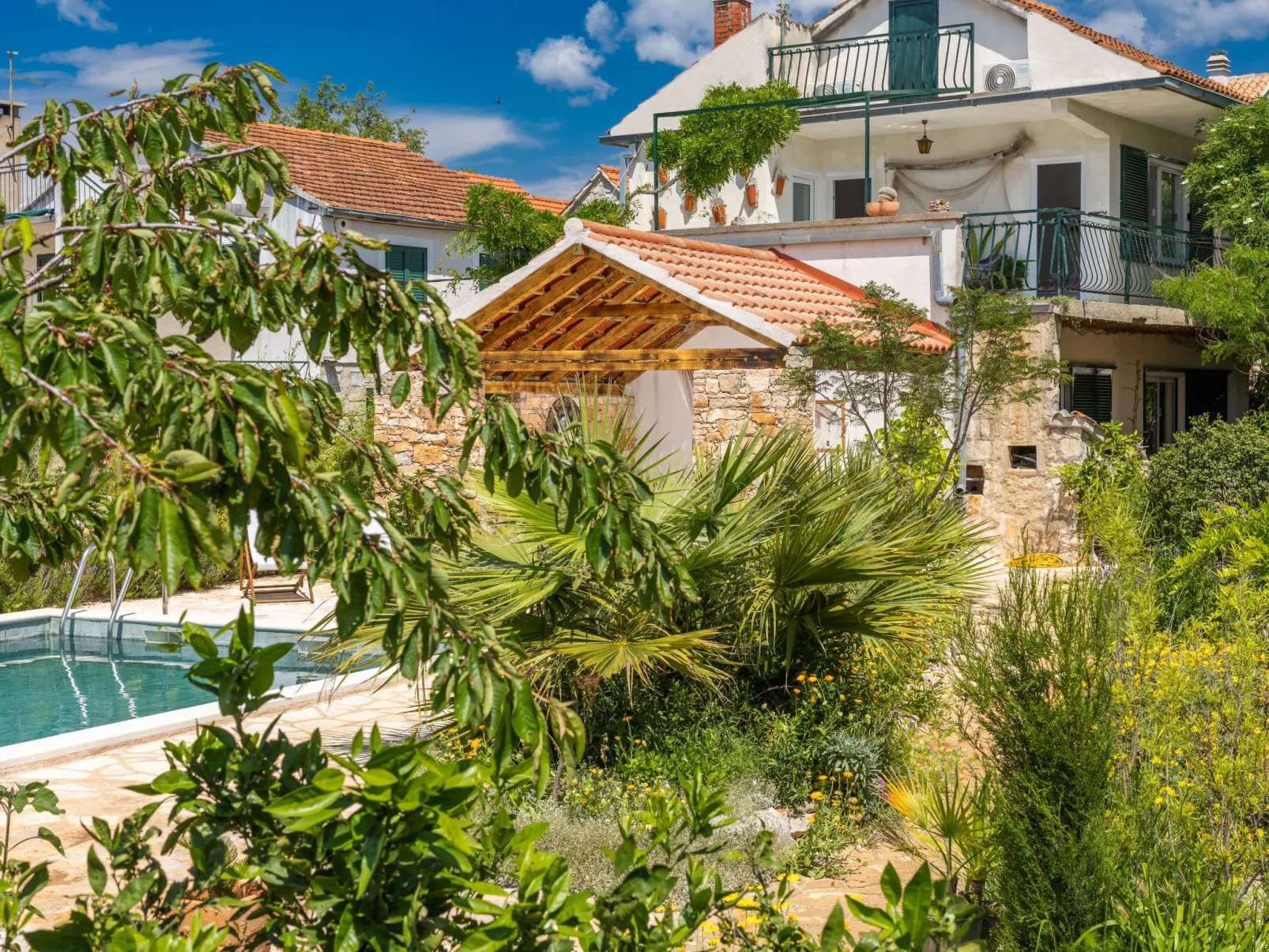 In Rudina mit Privatem Pool-Buiten