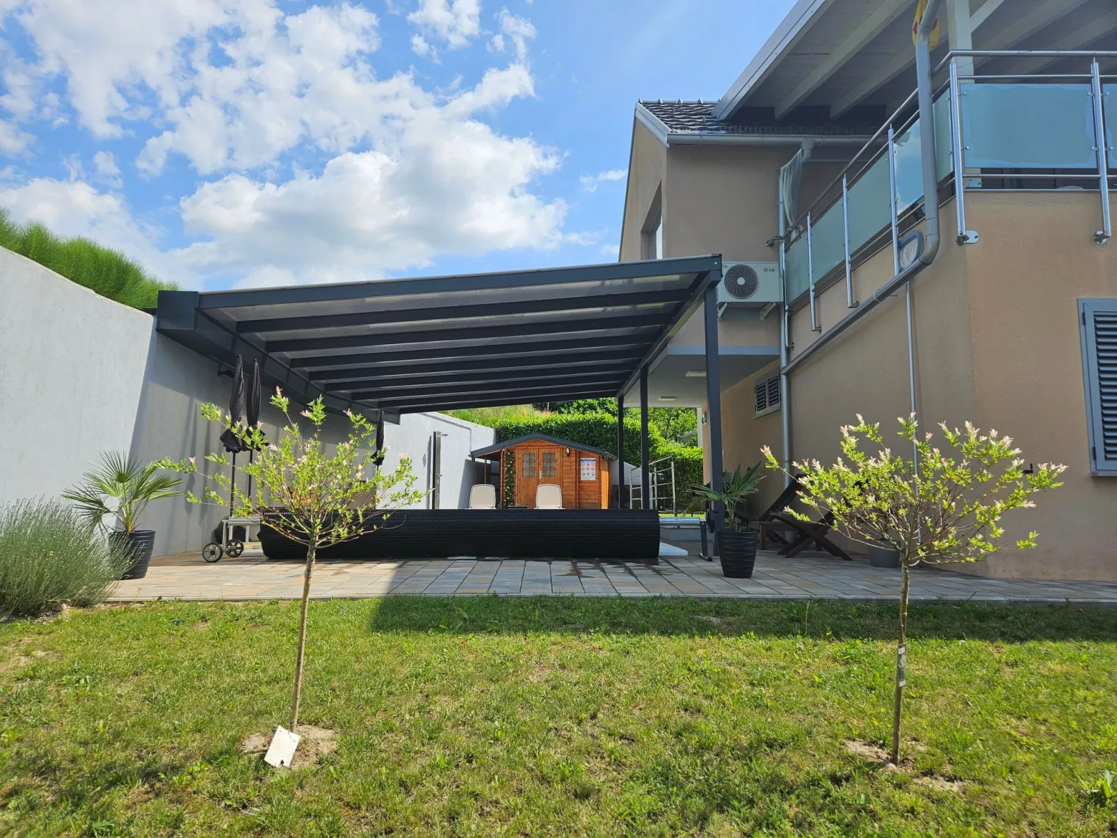 Villa Dambo-Image-tags.info