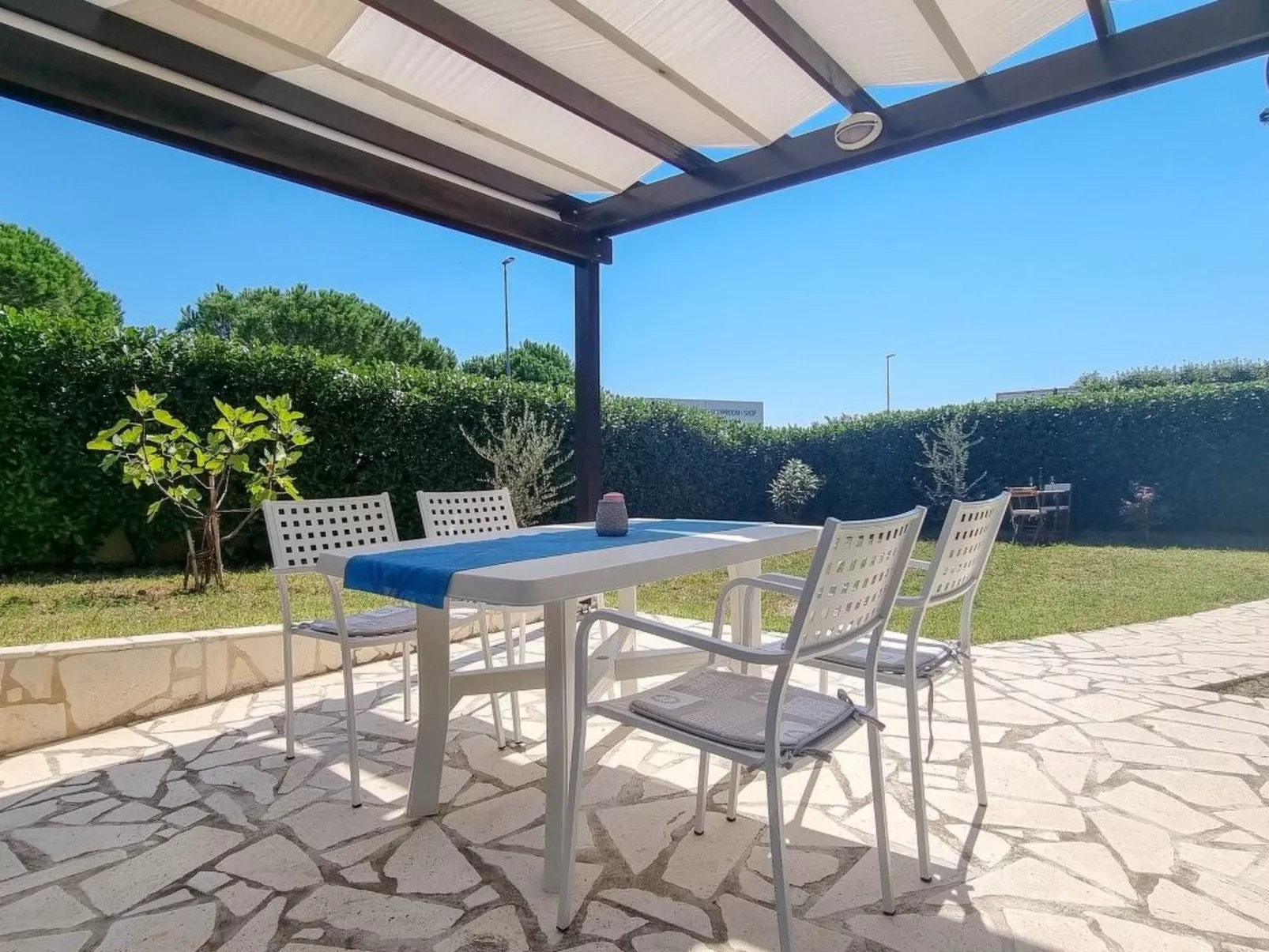 "Lea" mit Terrasse-Buiten