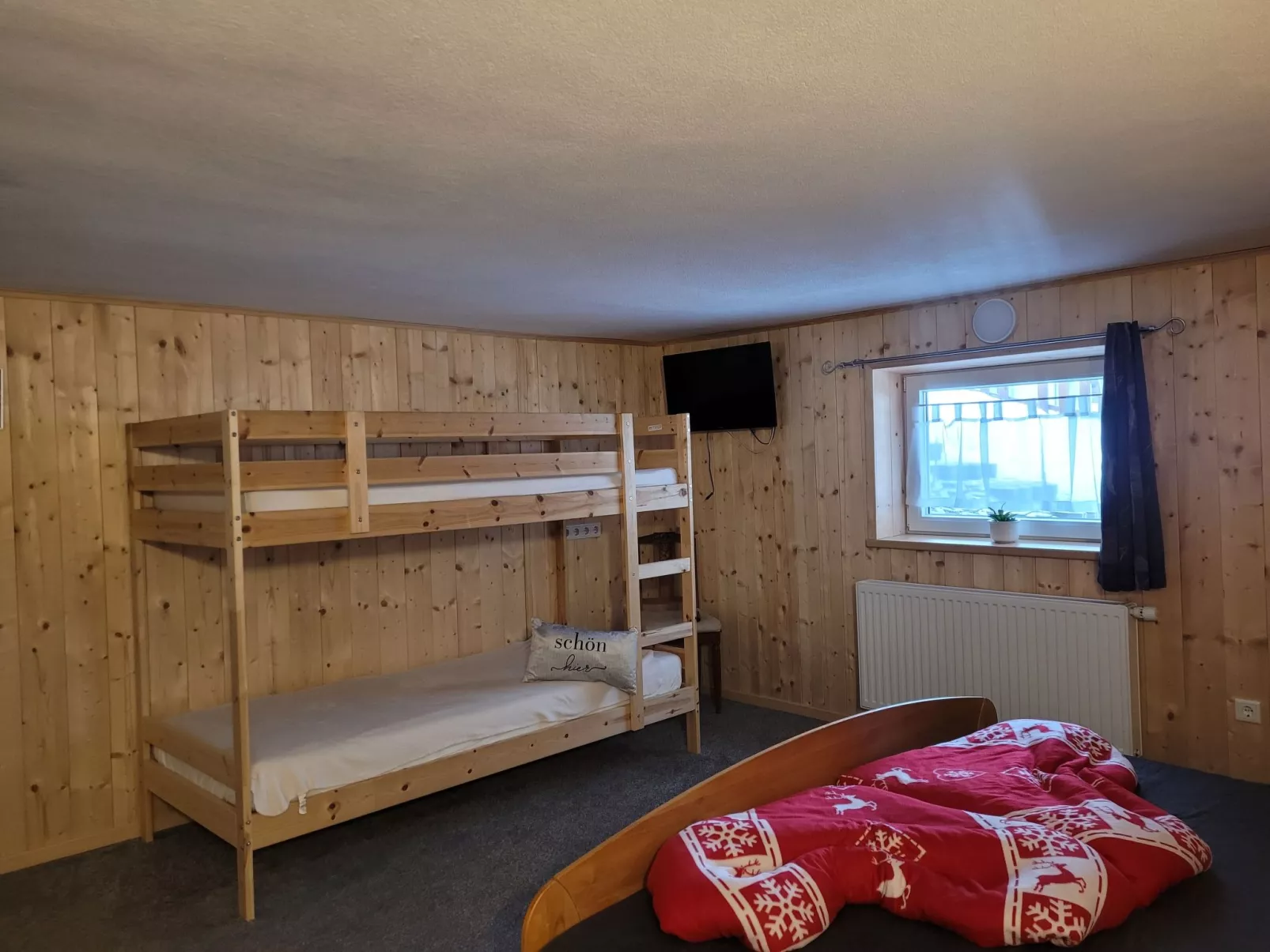 Bergwiese mit Balkon-Binnen