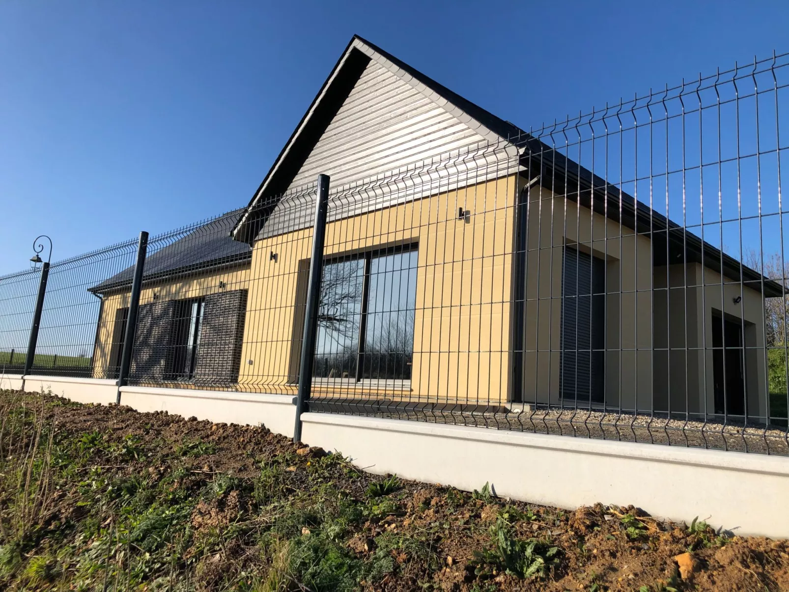 L Atelier Veulais-Buiten