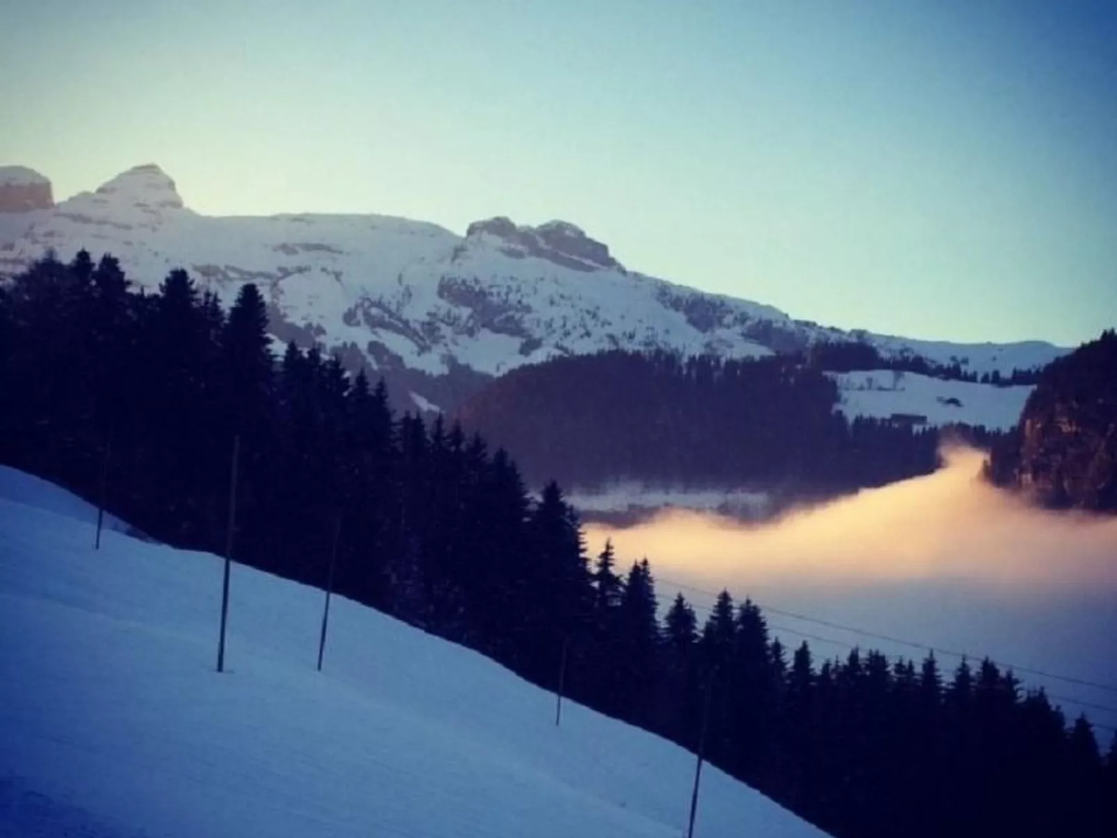 Authentisches Schweizer Alpenchalet aus dem 18. Jh.-Buiten