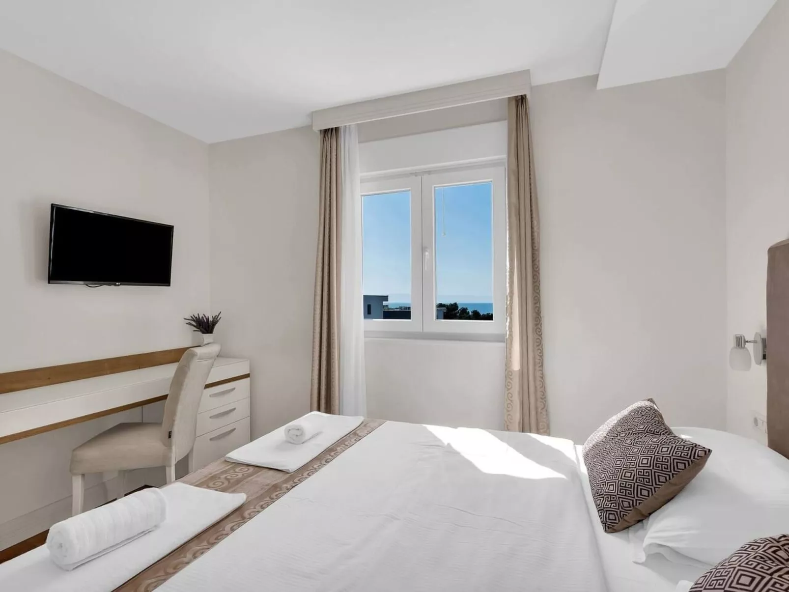 Apartment Hrvoje - nur 50m bis zum Meer-Binnen