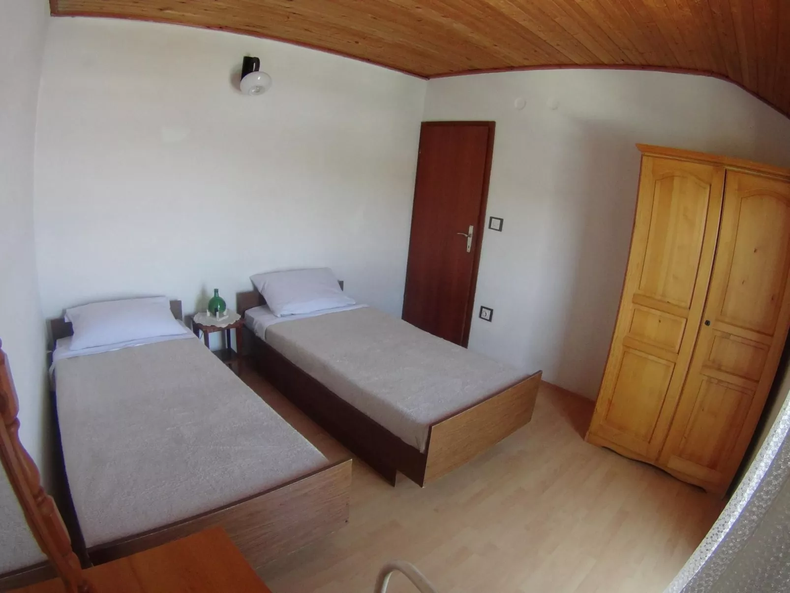 "Antun" am Strand-Binnen