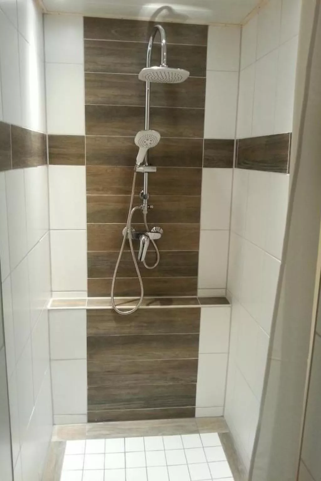 Loni in Viereth-Image-tags.info