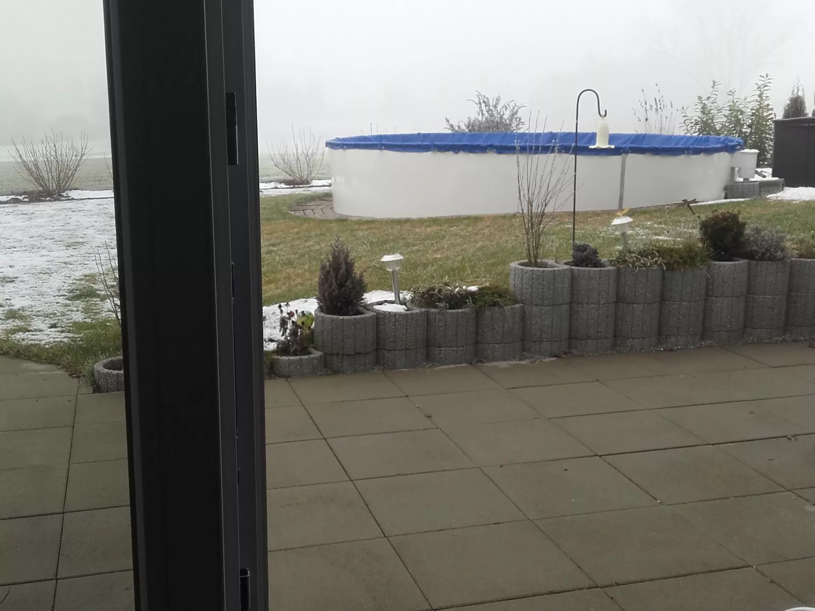 Wohnung mit großer Gartenterrasse und Ausblick-Buiten