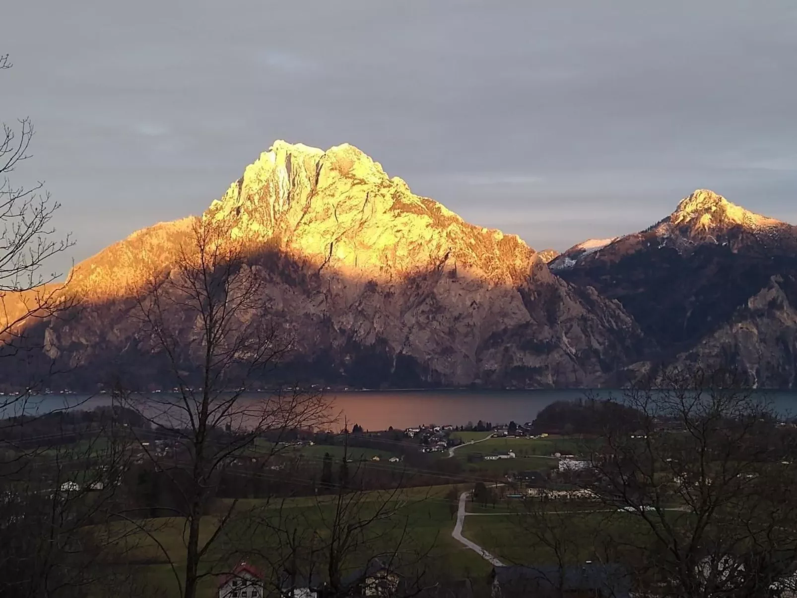 Haus Traunsee-Blick-Buiten