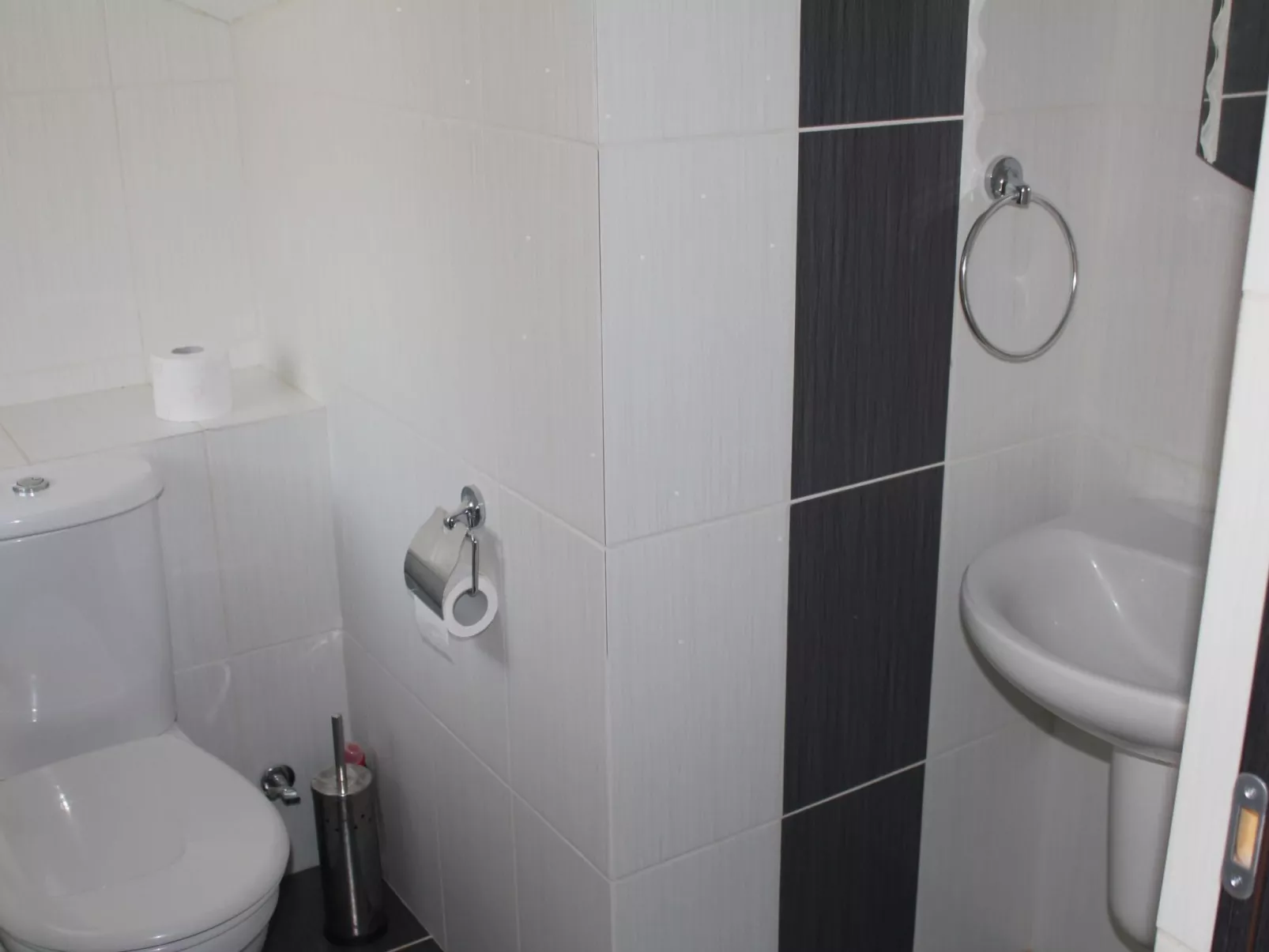 Modernes Ferienhaus mit Pool in Tremithousa-Image-tags.info