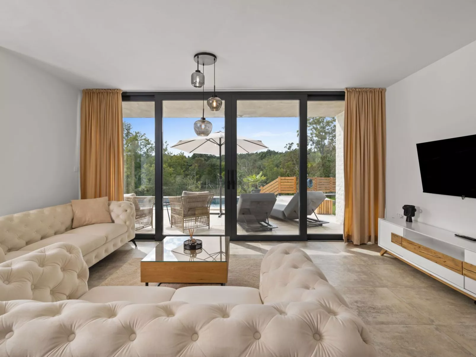 Sunset Villa Santalezi-Binnen