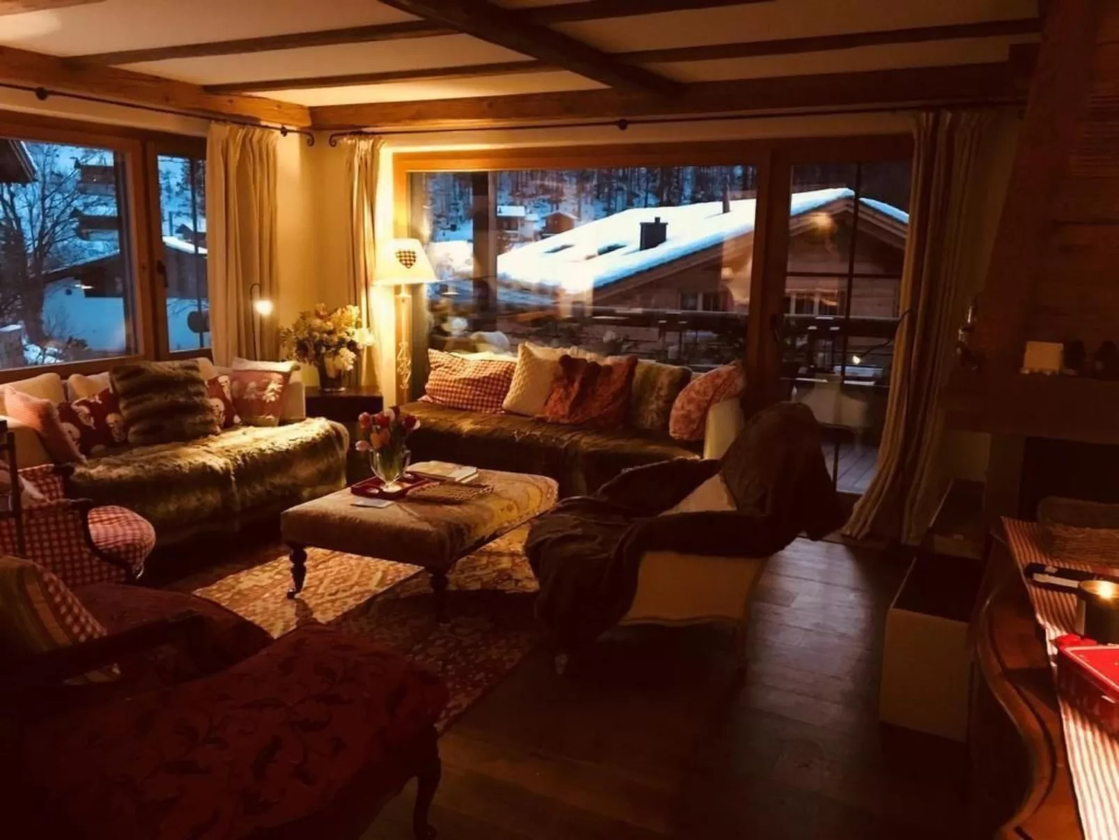 Hus Tschuetta-Image-tags.info