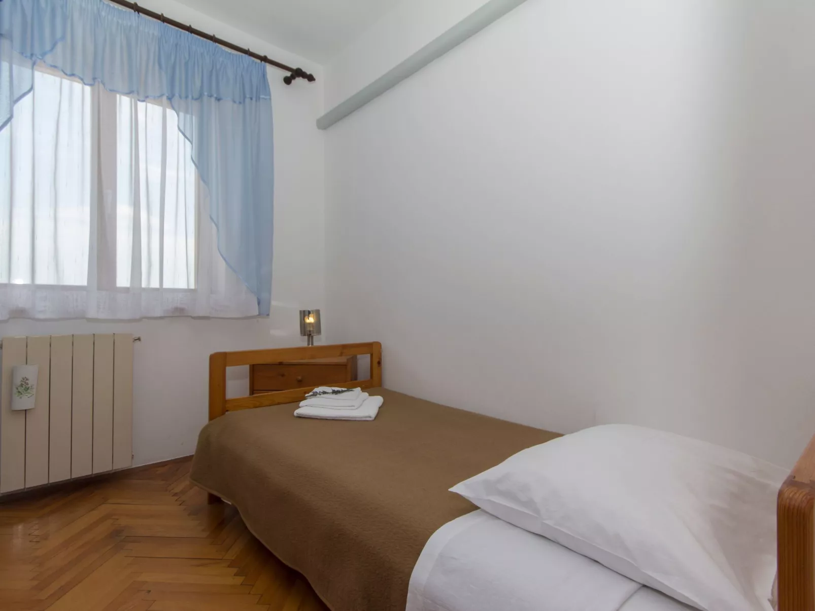 Haus in Vinkuran mit Pool und Bergblick-Binnen