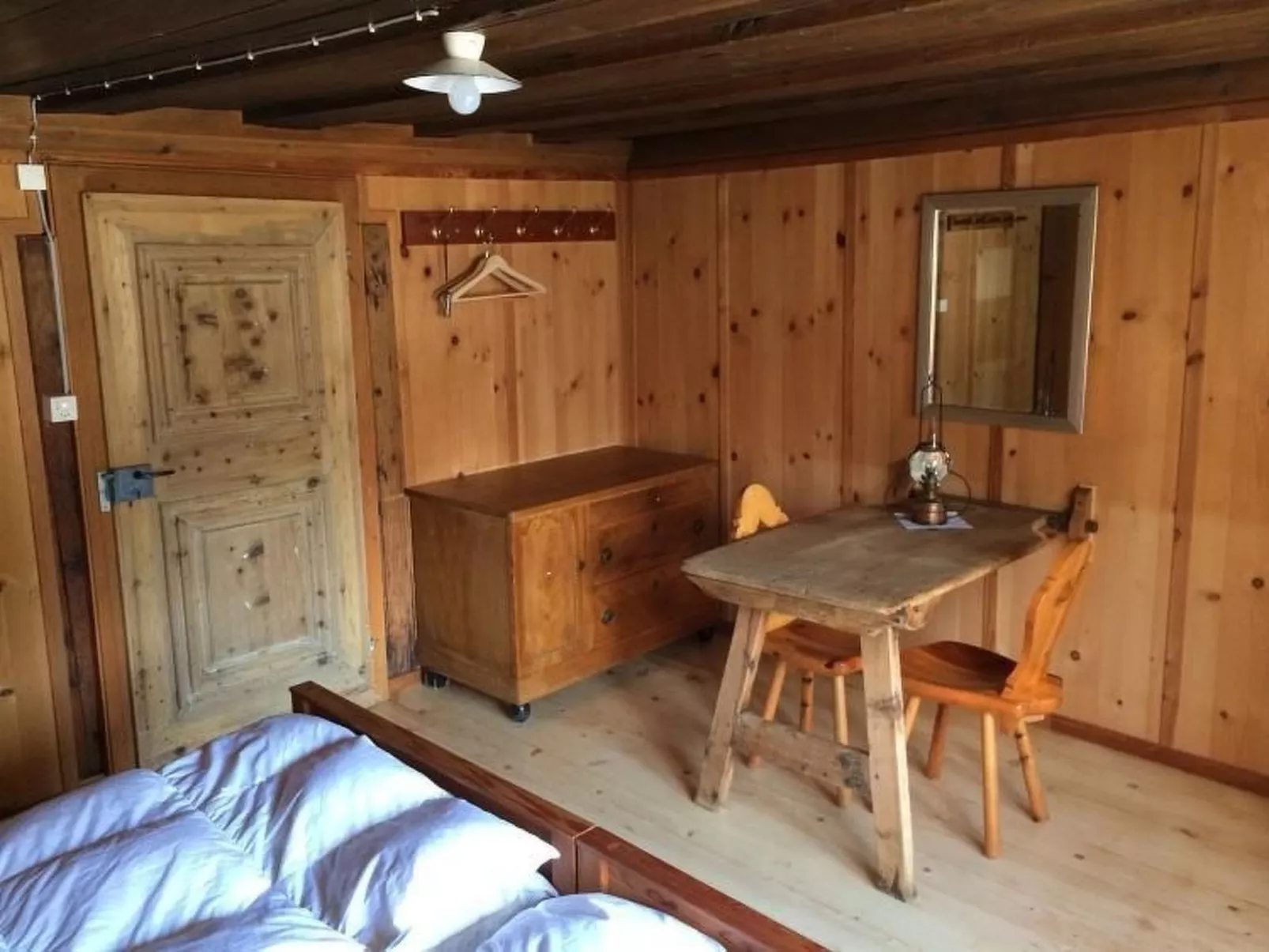 Maiensäss 5.5 Zi sonnig und rustikal-Binnen