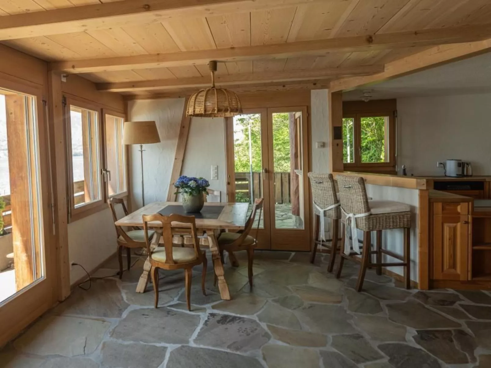 Chalet am See mit Panorama Aussicht-Binnen