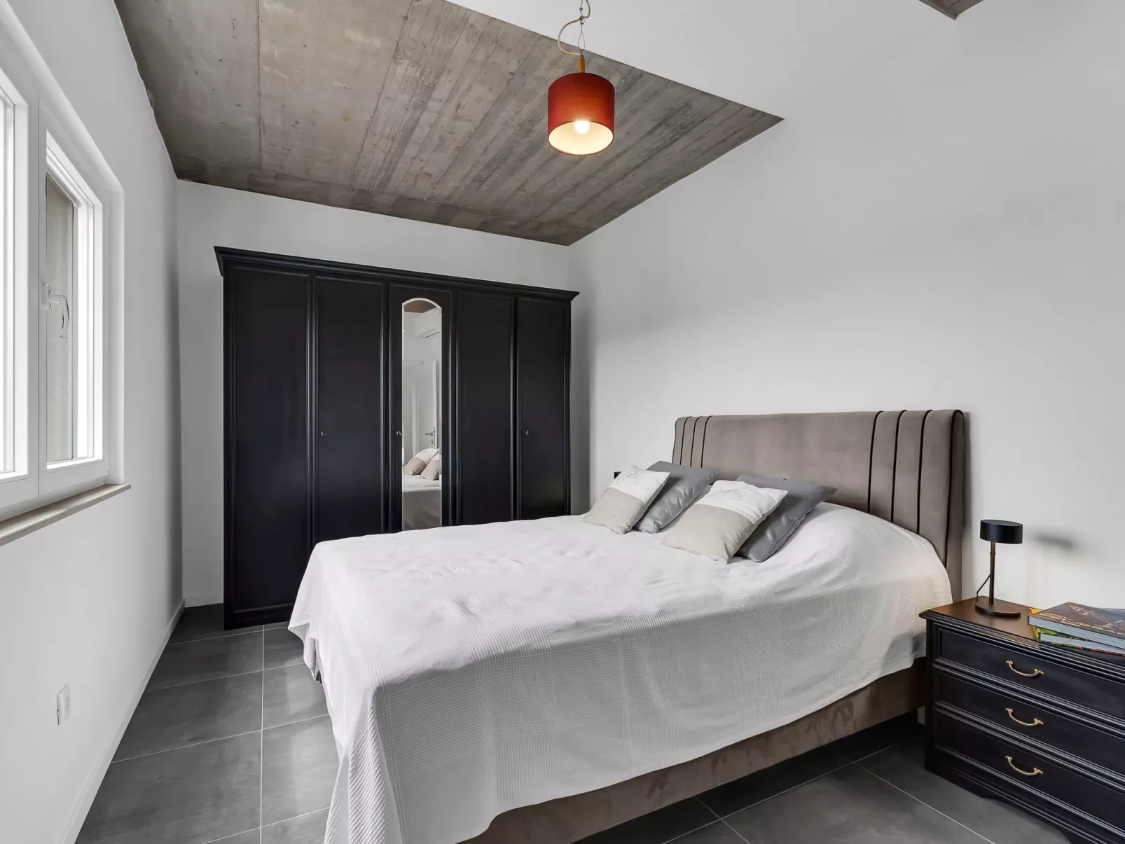 Modernes Ferienhaus in Zaostrog mit Beheiztem Pool-Binnen