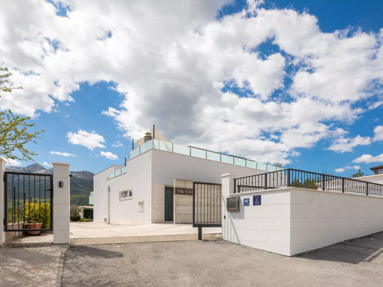 In Dugopolje mit Beheiztem Pool-Image-tags.info