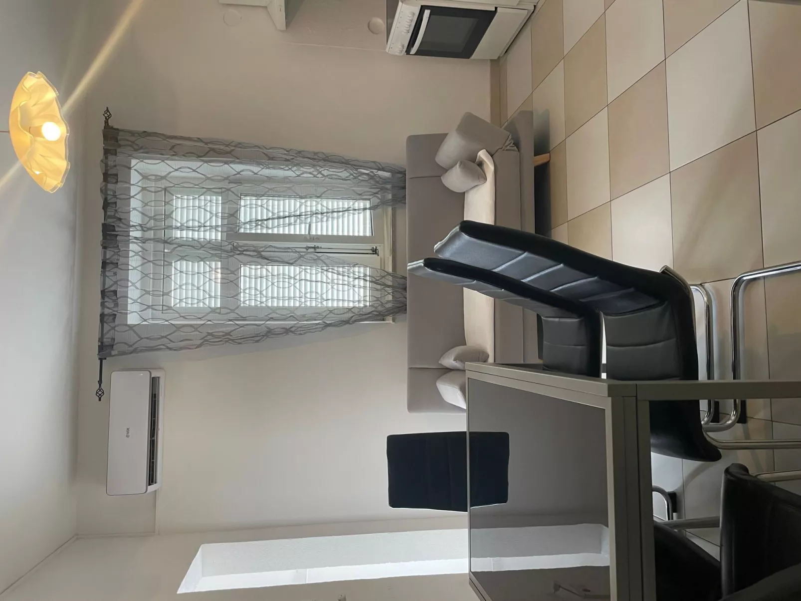 Mit Blick auf das Wasser-Binnen