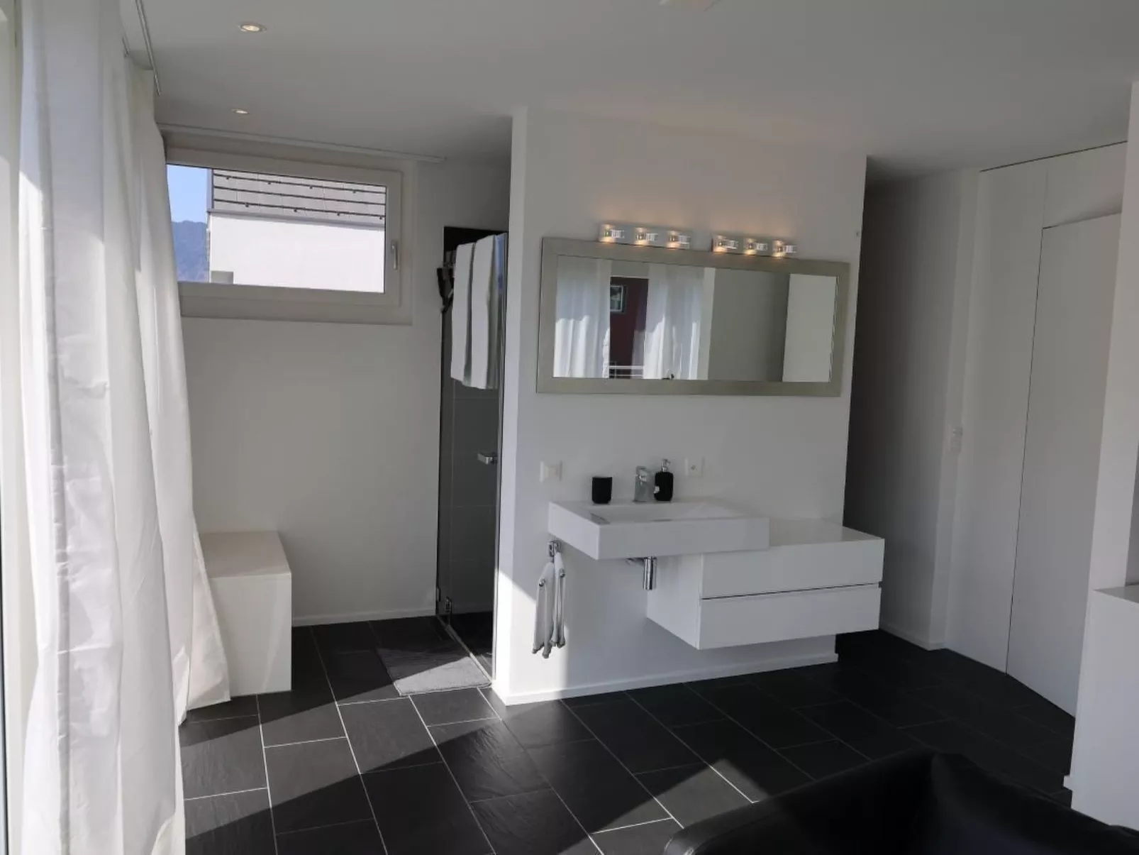 Villa am See 1 / Beach House-Binnen