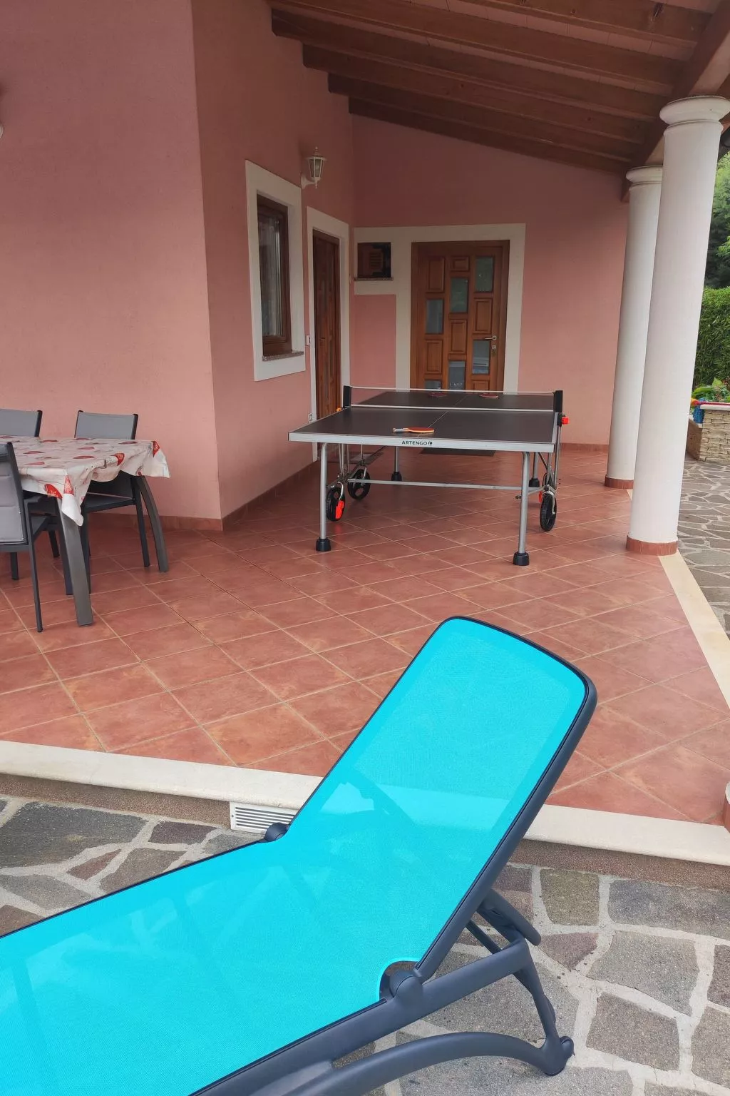 Valmonida mit Pool-Image-tags.info