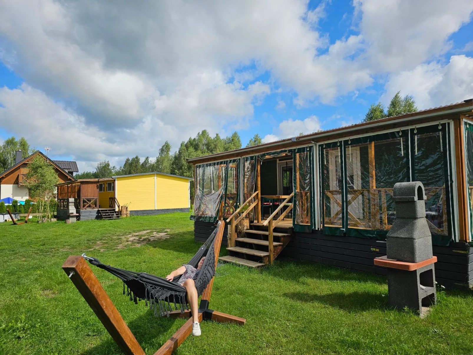 Ganzjährig bewohnbares Ferienhaus - grün-Buiten