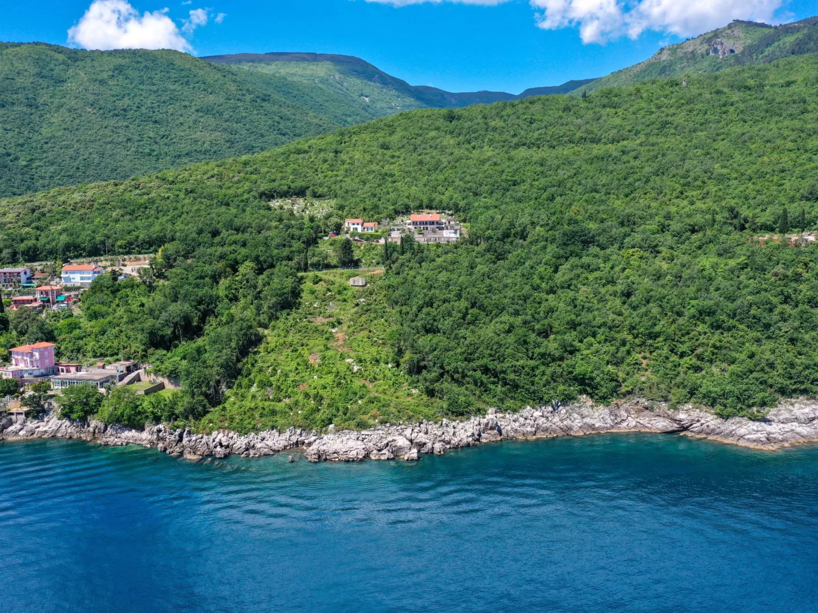 Ferienvilla mit Whirlpool-Buiten