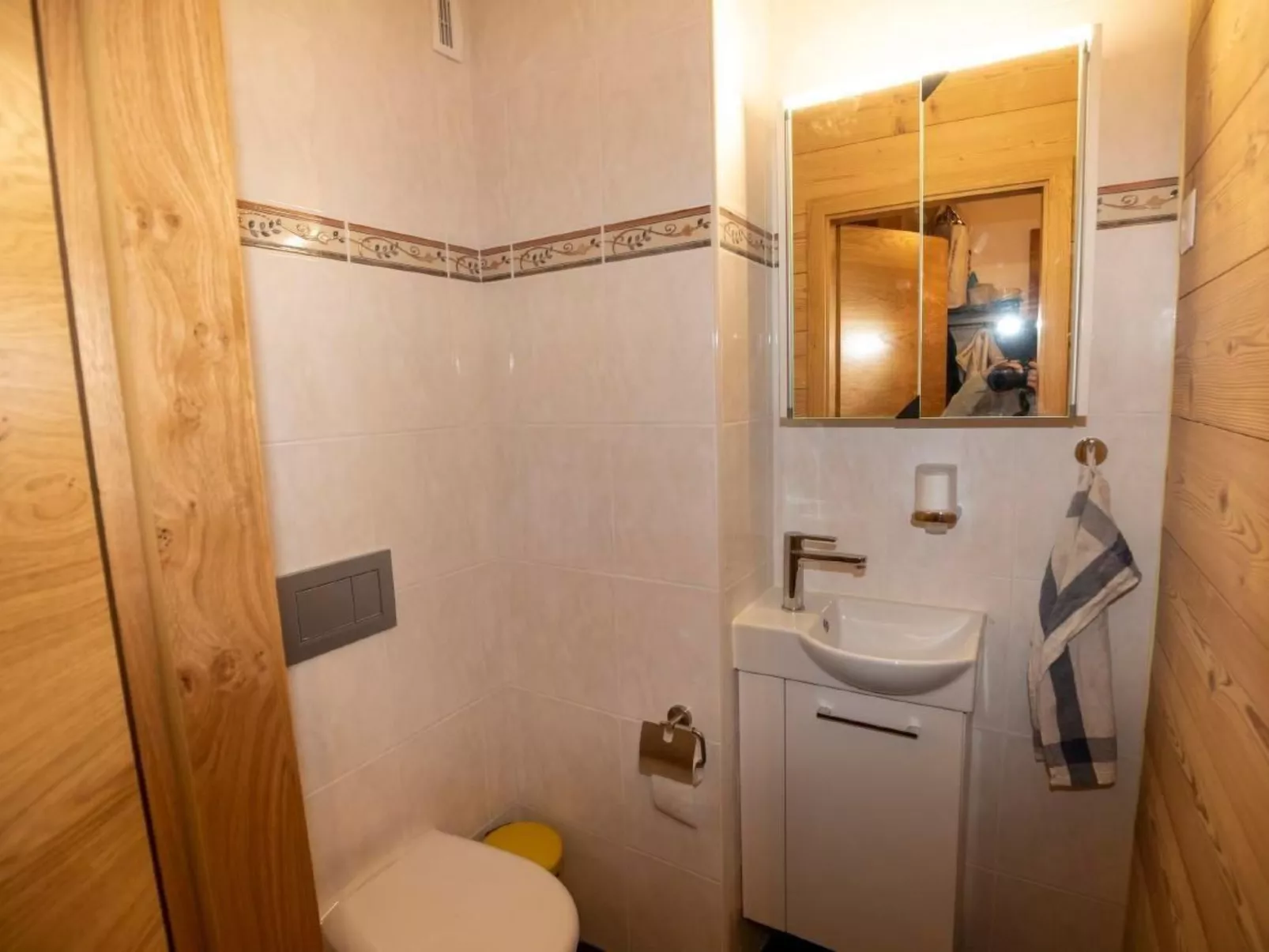 3 Zi FeWo App 23. Le Miroi an Skipiste-Binnen