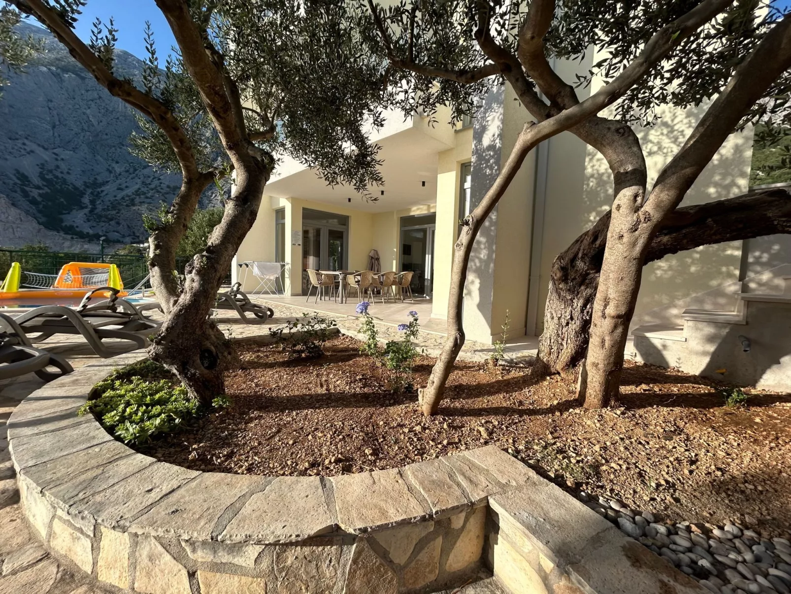 Villa Olivia mit Pool - Spielplatz - Meerblick-Buiten