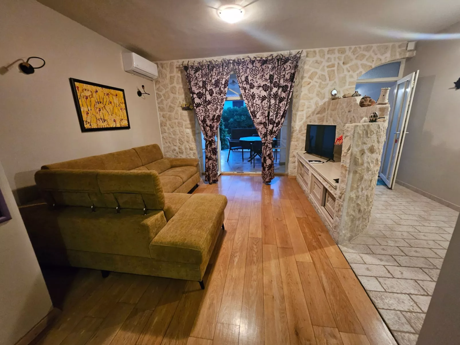 "Jeger" mit Terrasse-Binnen