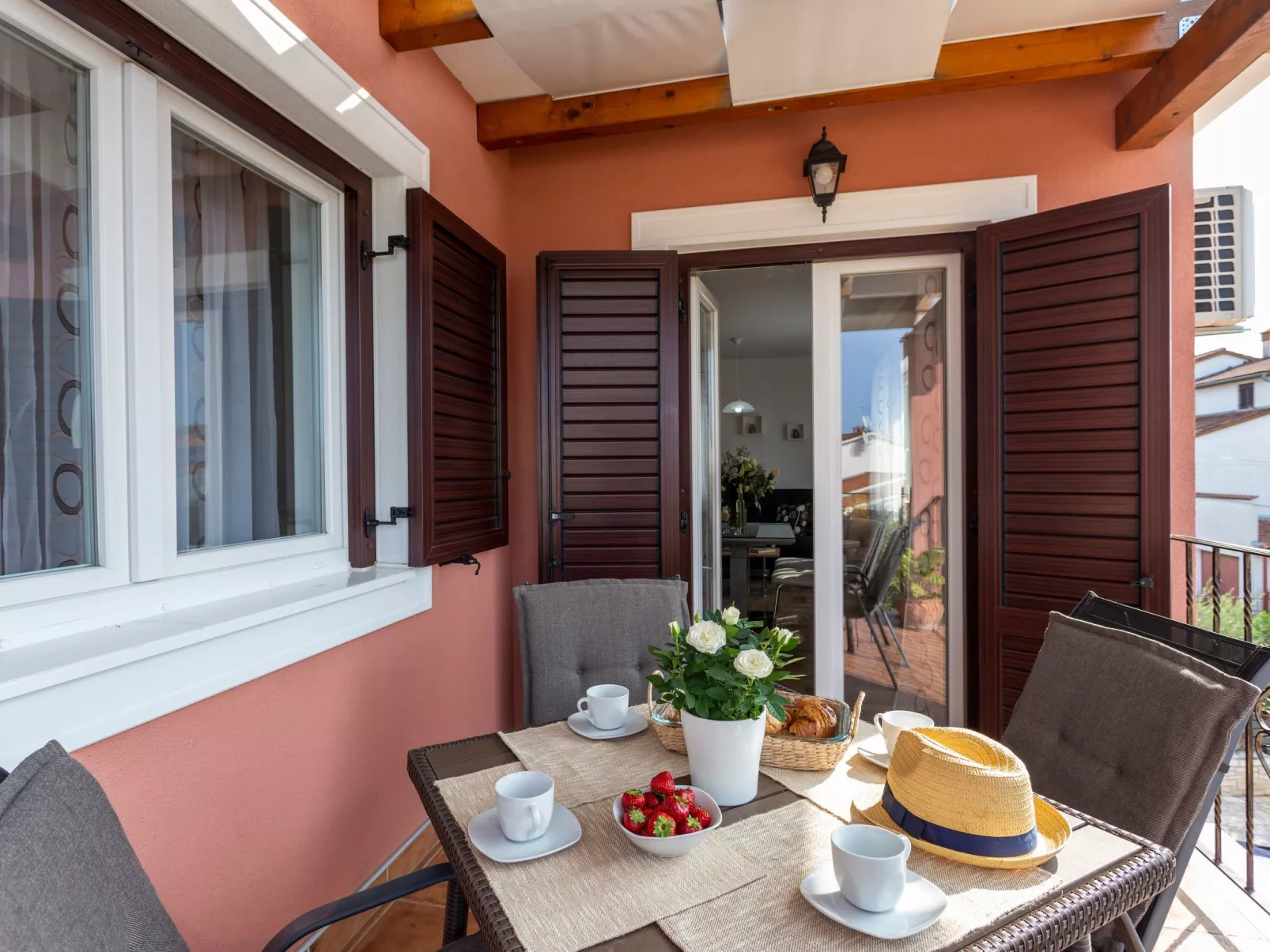 Schöne Wohnung Funtana Nr.2-Buiten