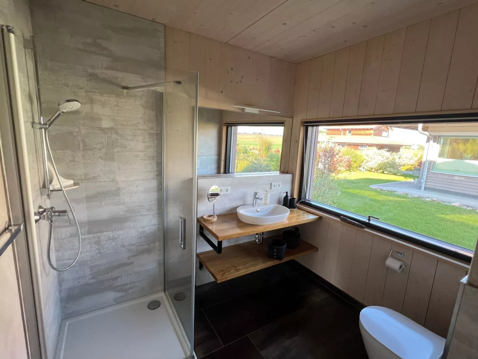 Meera Bio Holzhaus-Binnen